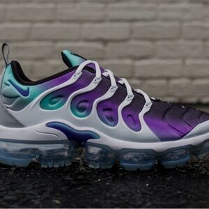 Nike VaporMax Plus Gradient Sneakers